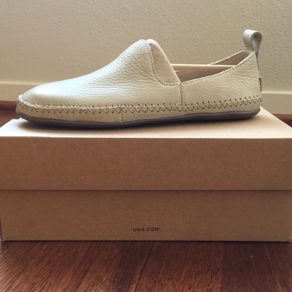 UGG Women’s Delfina Slippers
